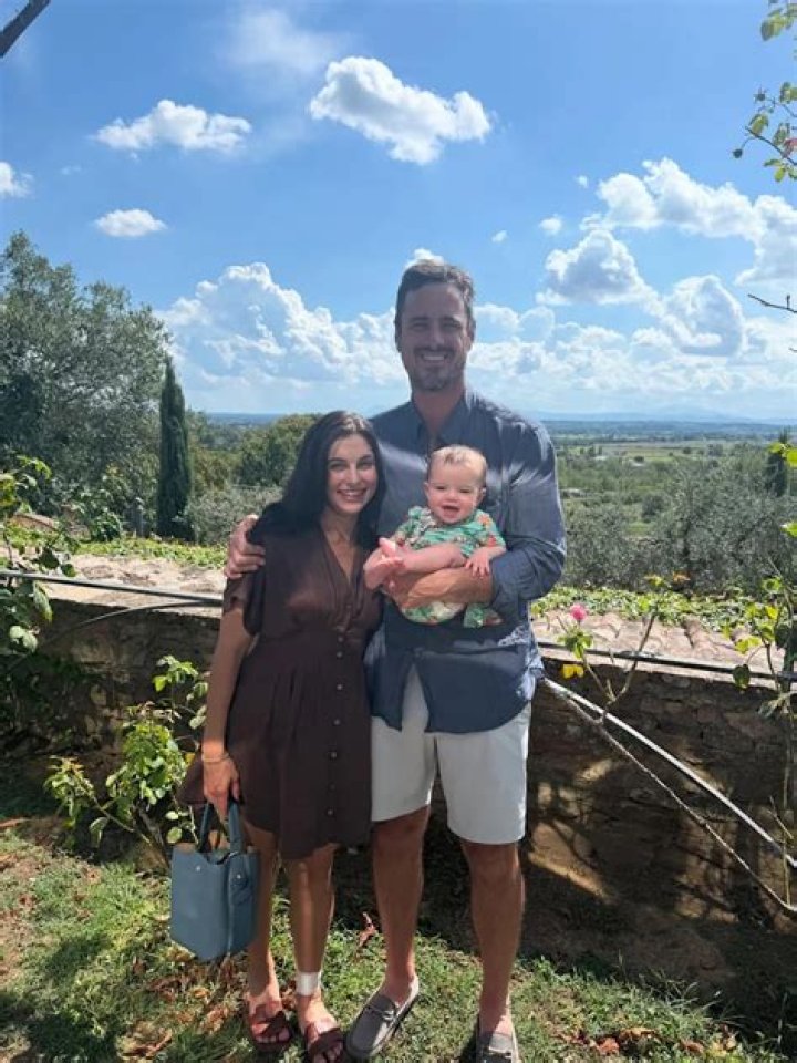 Ben Higgins holding roses