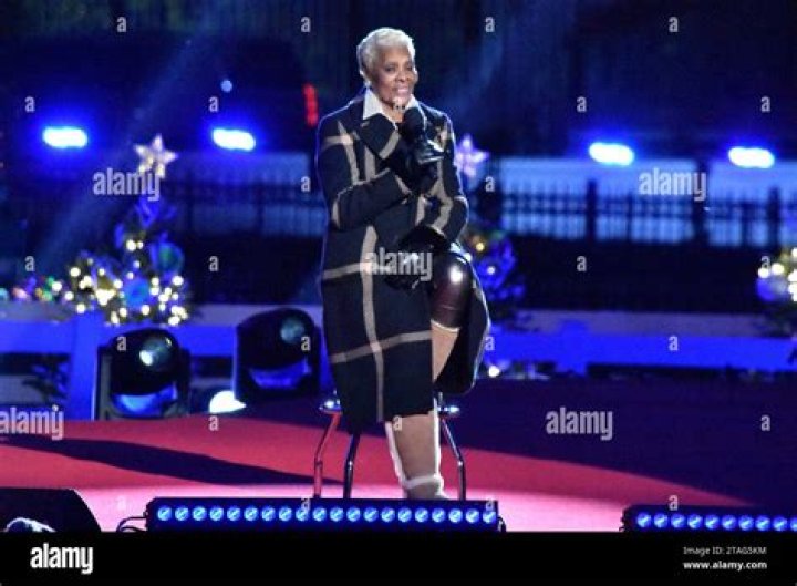 Dionne Warwick performs at the 2015 City Parks Foundation Gala