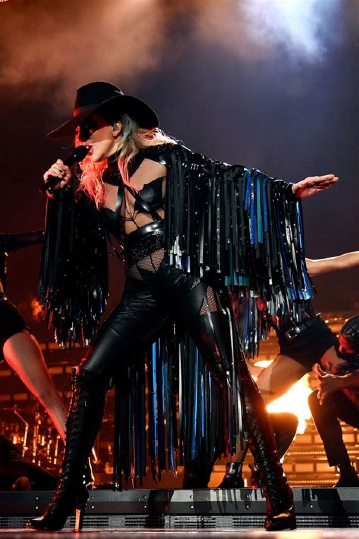 Joanne Tour