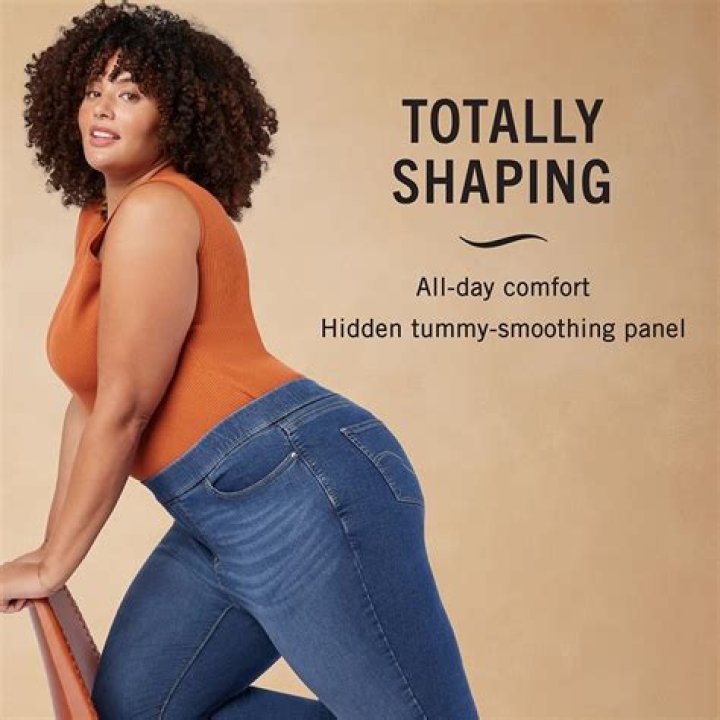 Levi Strauss Curvy Totally Shaping Straight Jeans