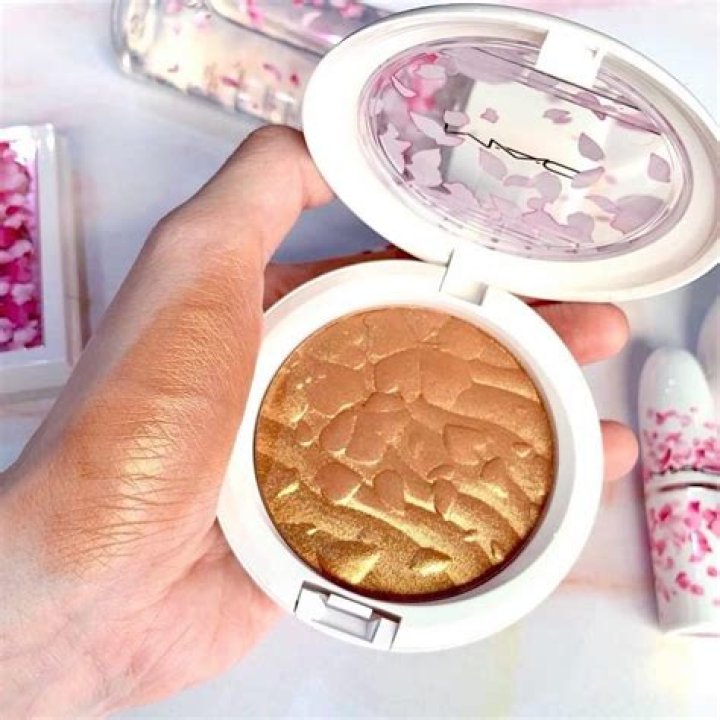 MAC Boom, Boom, Bloom High-Light Powder in Fleur Real, $30, MACCosmetics.com, Macy&rsquo;s, Ulta, Nordstrom, Bloomingdale&rsquo;s