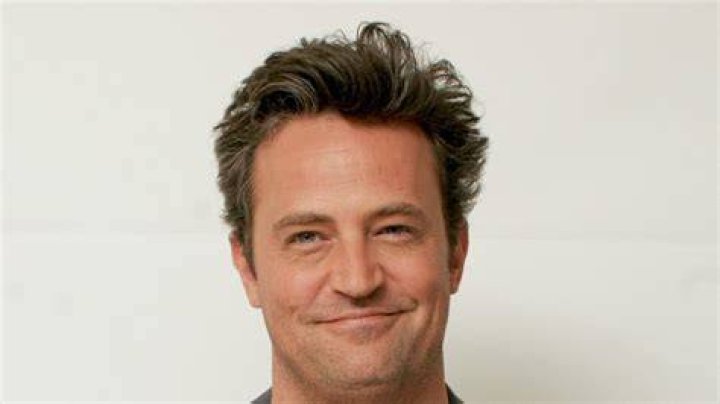 Matthew Perry is up bright and early to promote his new book 'Friends, Lovers and the Big Terrible Thing' on Good Morning America in New York City Pictured: Matthew Perry Ref: SPL5498568 311022 NON-EXCLUSIVE Picture by: Christopher Peterson / SplashNews.com Splash News and Pictures USA: +1 310-525-5808 London: +44 (0)20 8126 1009 Berlin: +49 175 3764 166 World Rights