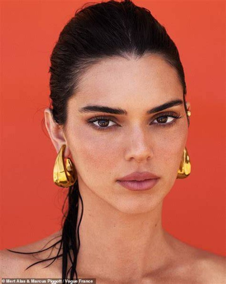 Model Kendall Jenner attends an NBA basketball game between the Los Angeles Clippers and the Boston Celtics, in Los AngelesCeltics Clippers Basketball, Los Angeles, USA - 24 Jan 2018