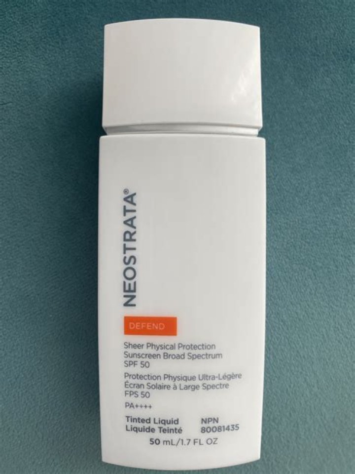 Neostrata Sheer Physical Protection Sunscreen Broad Spectrum SPF 50 Matte-finish tinted sunscreen PA++++