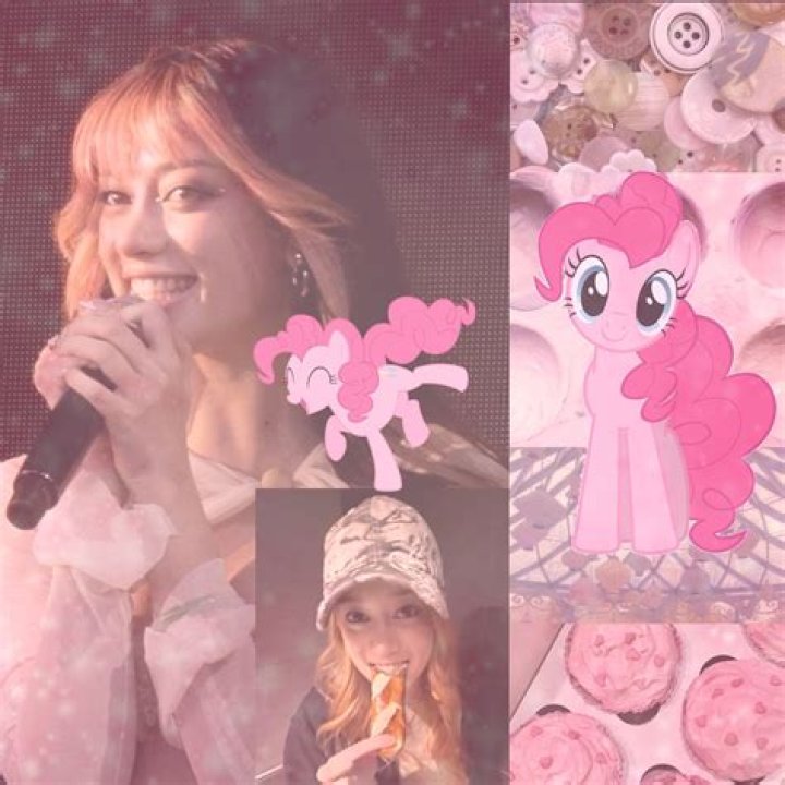 TeaMarrr Goes Pinkie Up