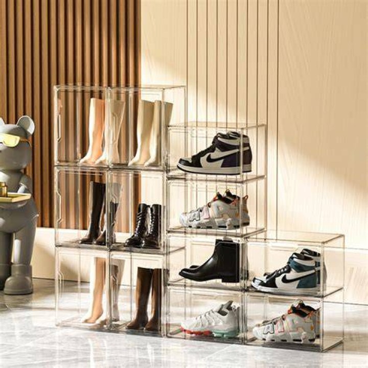 Top Shoe Case Display