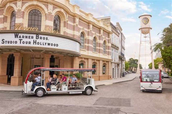 Warner Bros. Studio Tour Hollywood Launches &lsquo;Pretty Little Liars: Made Here&rsquo; Exhibit