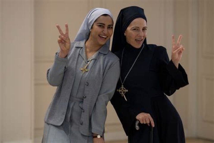 WARRIOR NUN (L to R) KRISTINA TONTERI-YOUNG as SISTER BEATRICE, TRIST&Aacute;N ULLOA as FATHER VINCENT, ALBA BAPTISTA as AVA, TOYA TURNER as SHOTGUN MARY, OLIVIA DELC&Aacute;N as SISTER CAMILA in EPISODE 9 of WARRIOR NUN. Cr. Courtesy of Netflix/NETFLIX &copy; 2020